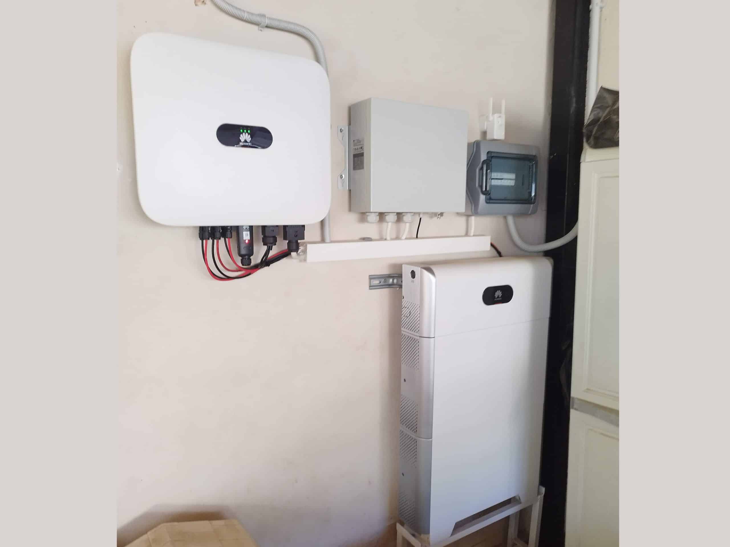 fotovoltaiko-9.9kw-me-mpataria-huawei-10kwh-korinthos-5