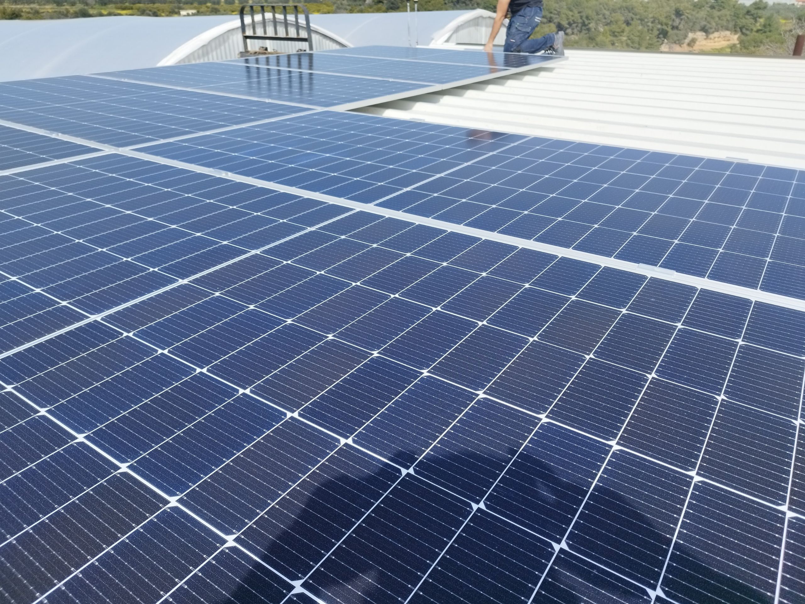 fotovoltaiko-4-95kwp-me-mpataria-5kwh-huawei-monokatoikia-kegchrees-korinthias_1