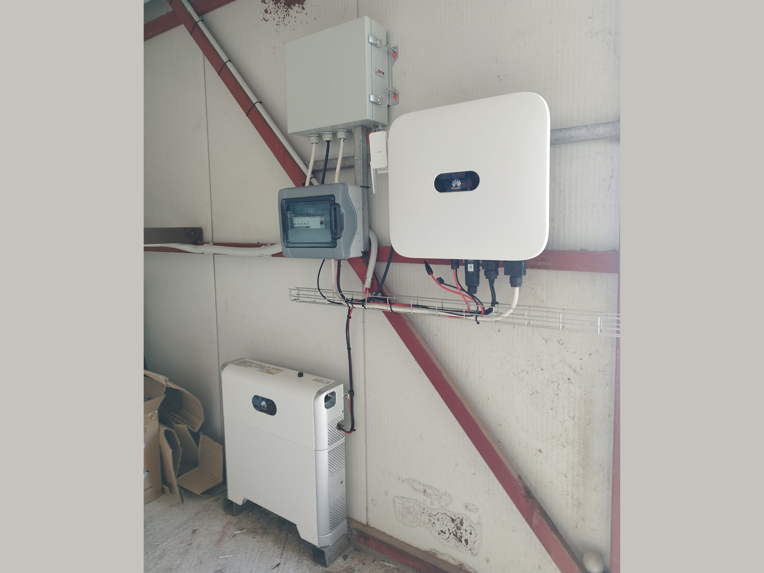 fotovoltaiko-4-95kwp-me-mpataria-5kwh-huawei-monokatoikia-kegchrees-korinthias_4